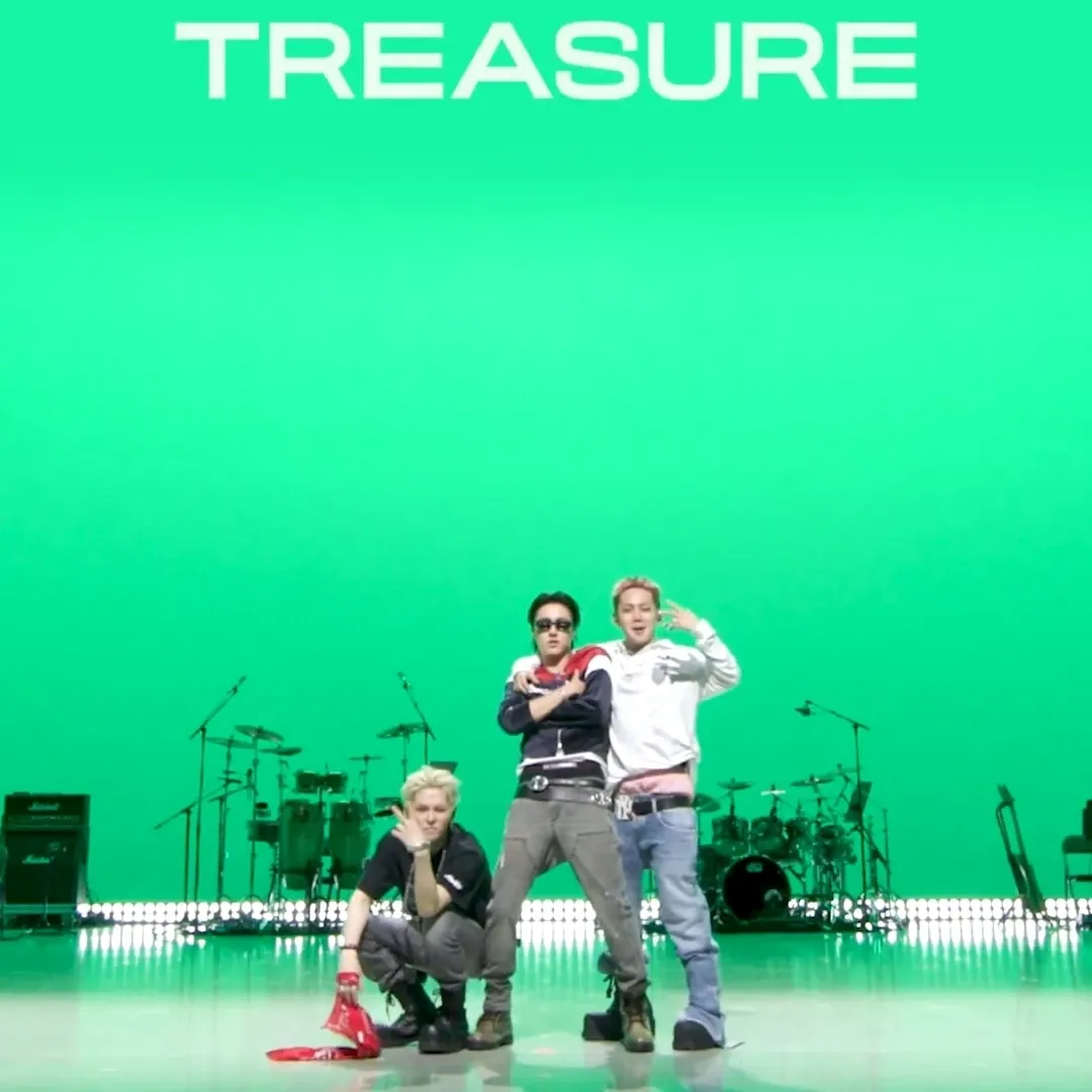 Momen yang diabadikan oleh penggemar TREASURE