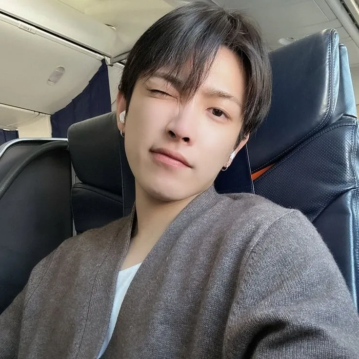 Recent activity shot of Hongjoong (ATEEZ)