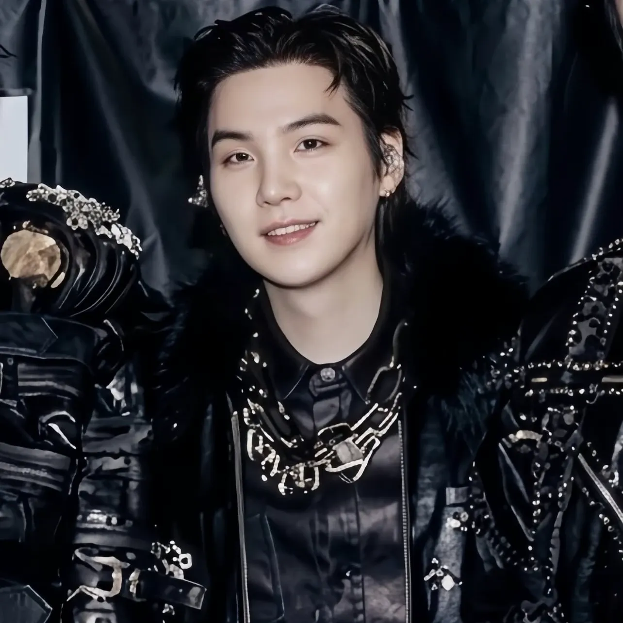 Potret di balik layar SUGA (BTS)