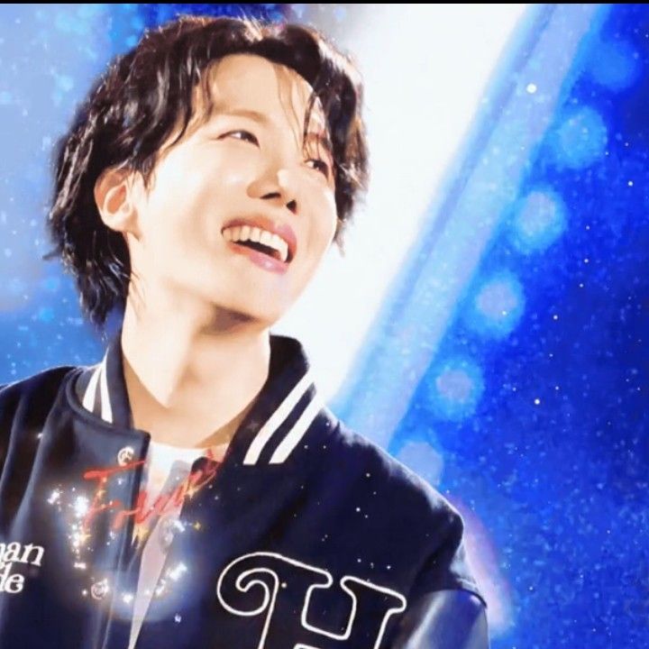 제이홉 (방탄소년단)의 최신 사진