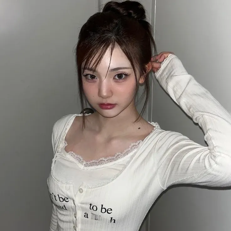 A moment captured by tripleS's fan