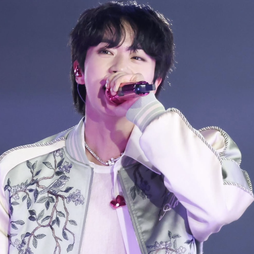 Momen yang diabadikan oleh penggemar Jin (BTS)