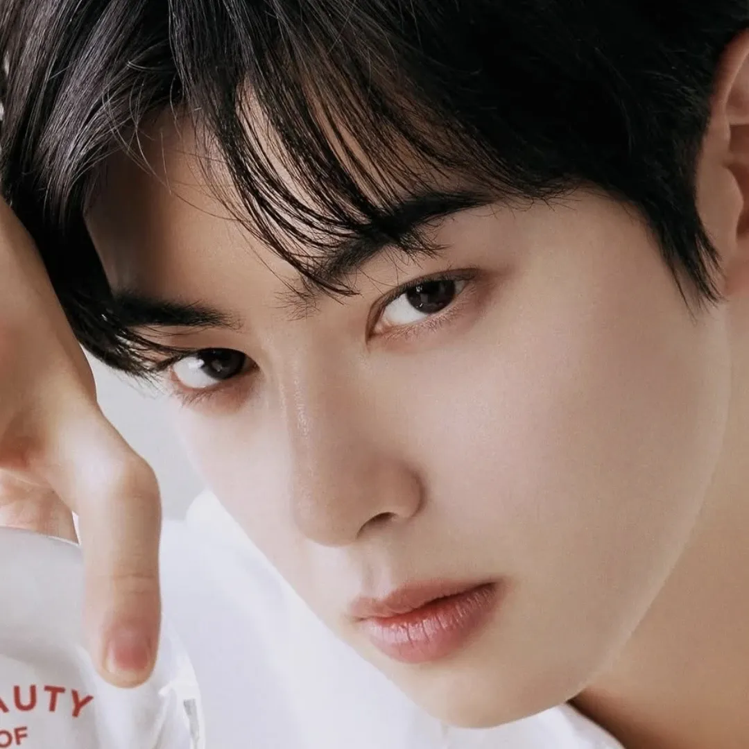 Latest photo of Eunwoo (ASTRO)