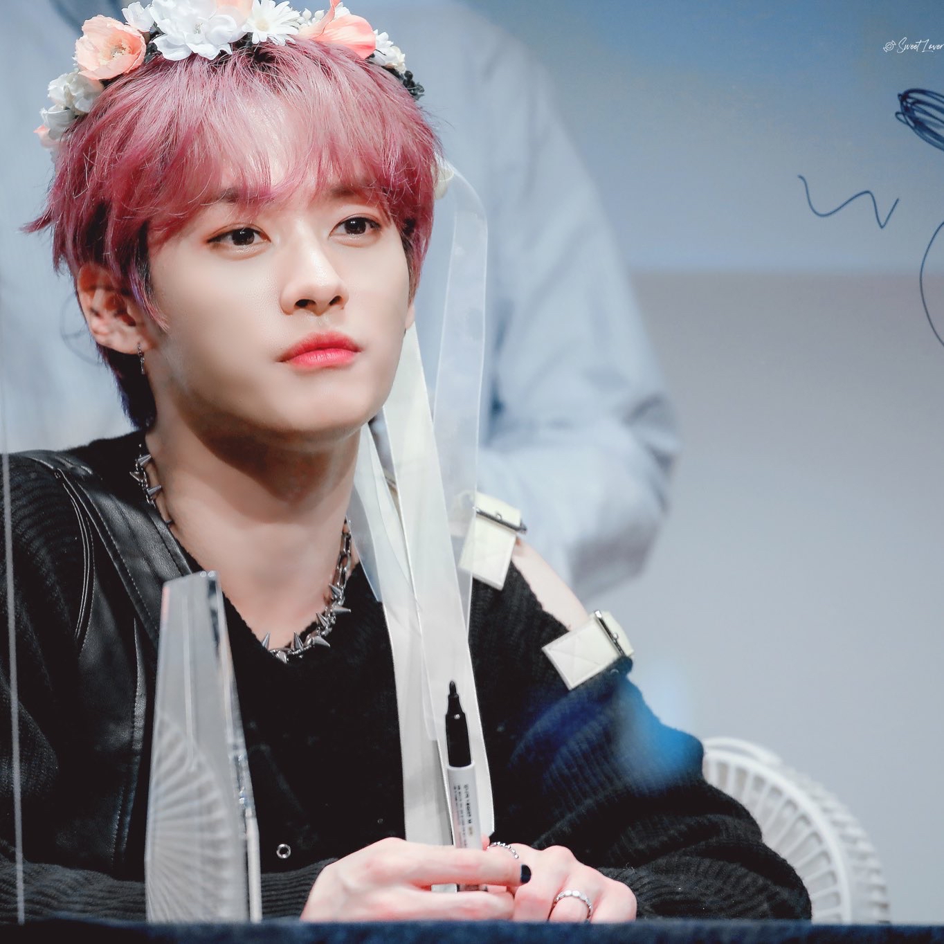 Behind-the-scenes cut of Lee Know (Stray Kids)