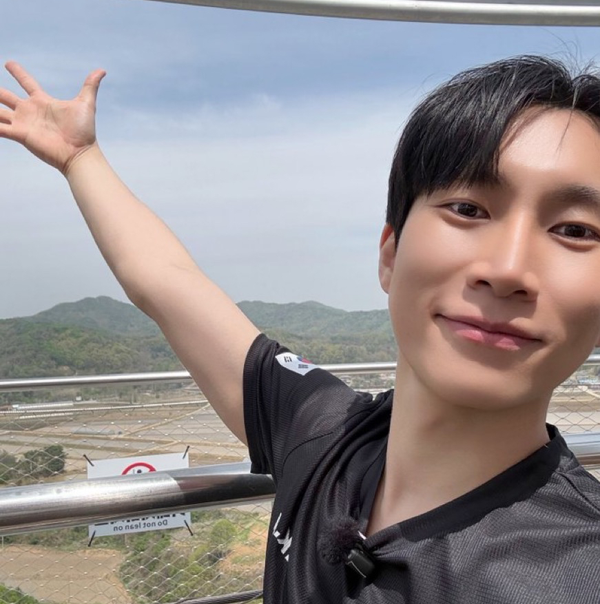 Recent activity shot of Seo Eunkwang (BTOB)