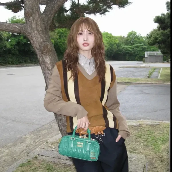 모모 (TWICE)의 매력을 담은 최애돌 대표 사진