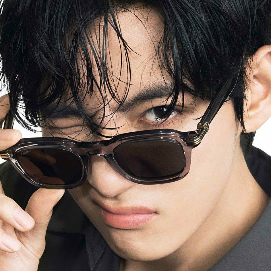 Latest photo of V (BTS)