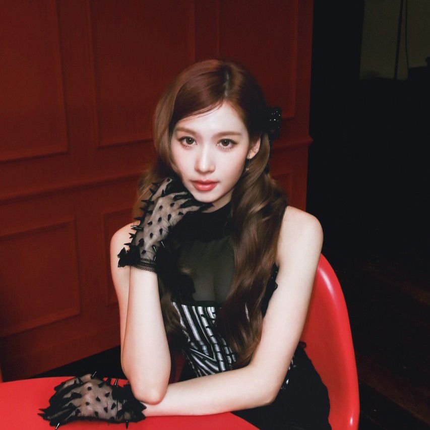 사나 (TWICE)의 비하인드 컷