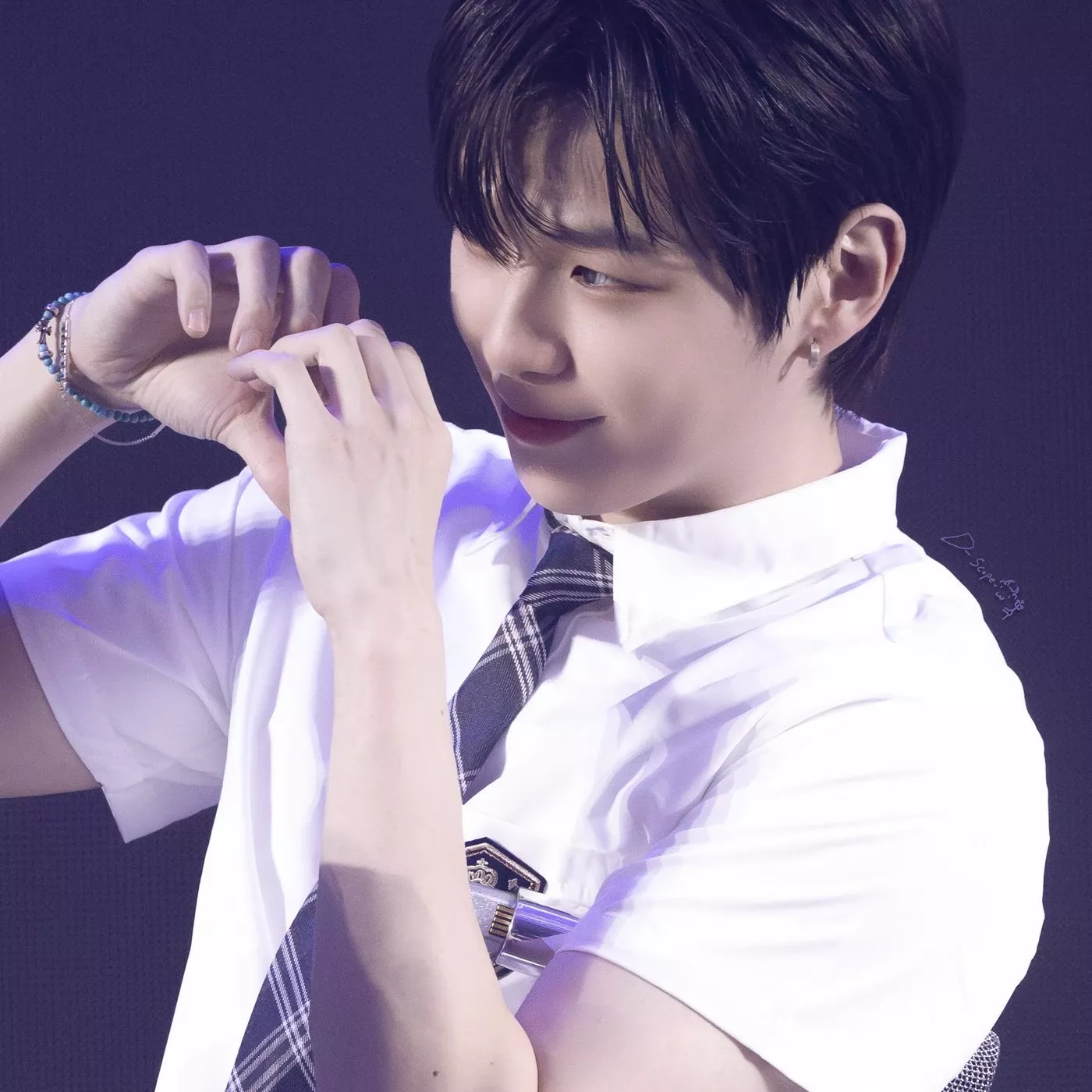 Behind-the-scenes cut of Kang Daniel