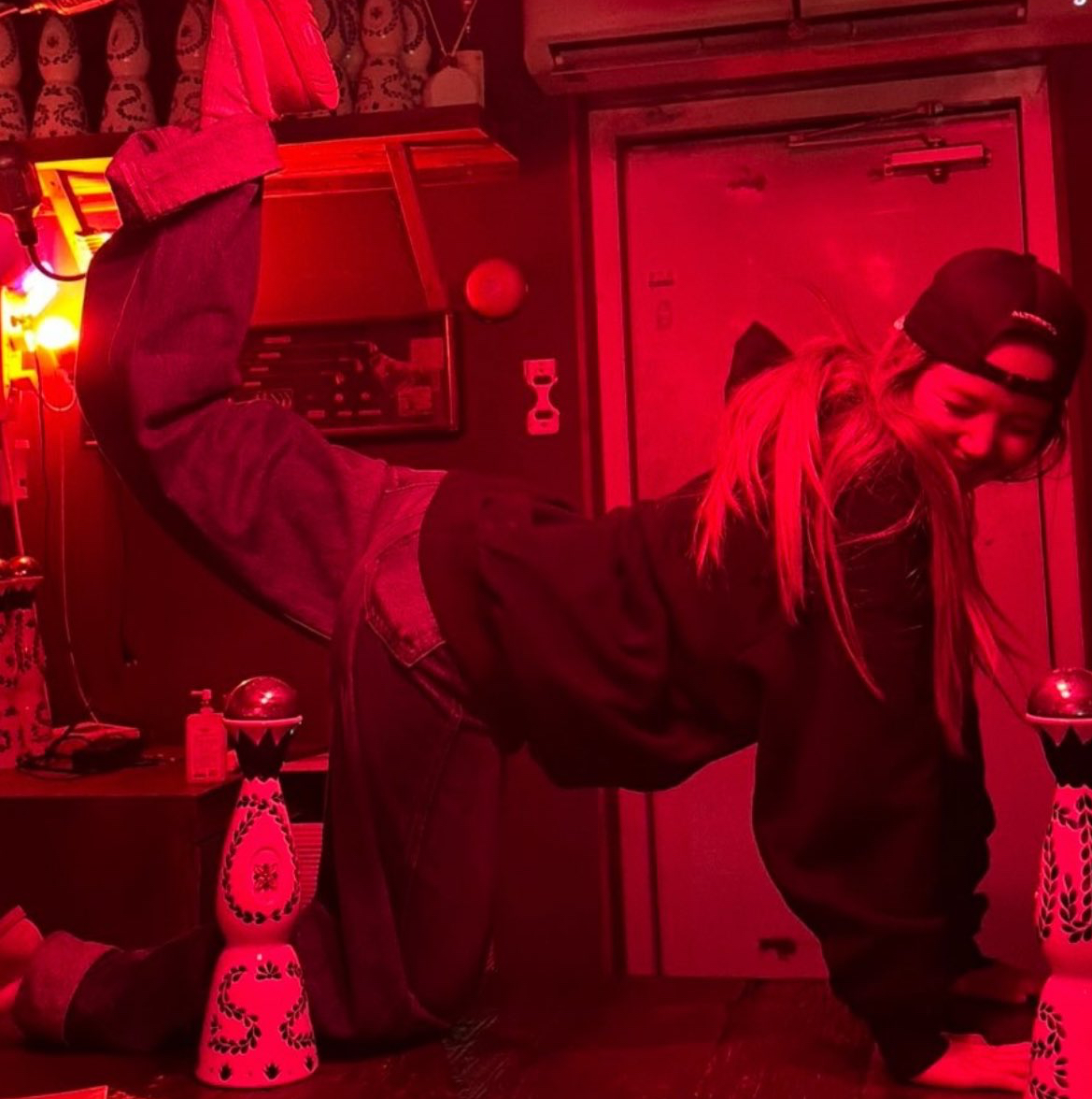 Behind-the-scenes cut of Lisa (BLACKPINK)