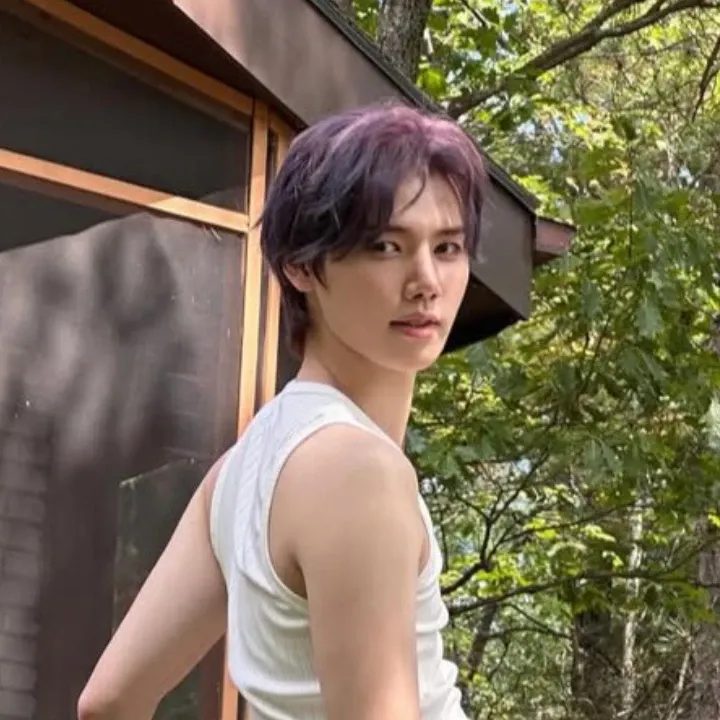 Recent activity shot of Minhee (CRAVITY)