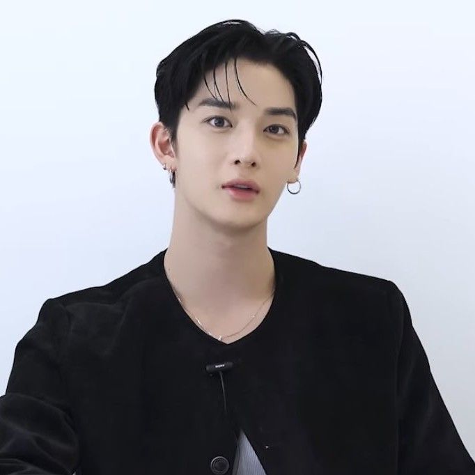 Latest photo of Bae Jinyoung