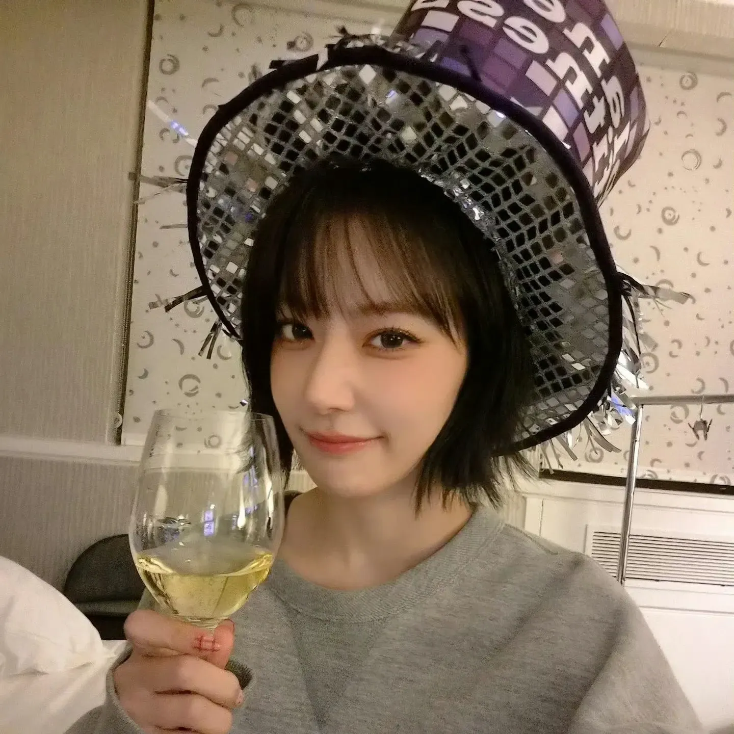 Latest photo of Sakura (LE SSERAFIM)
