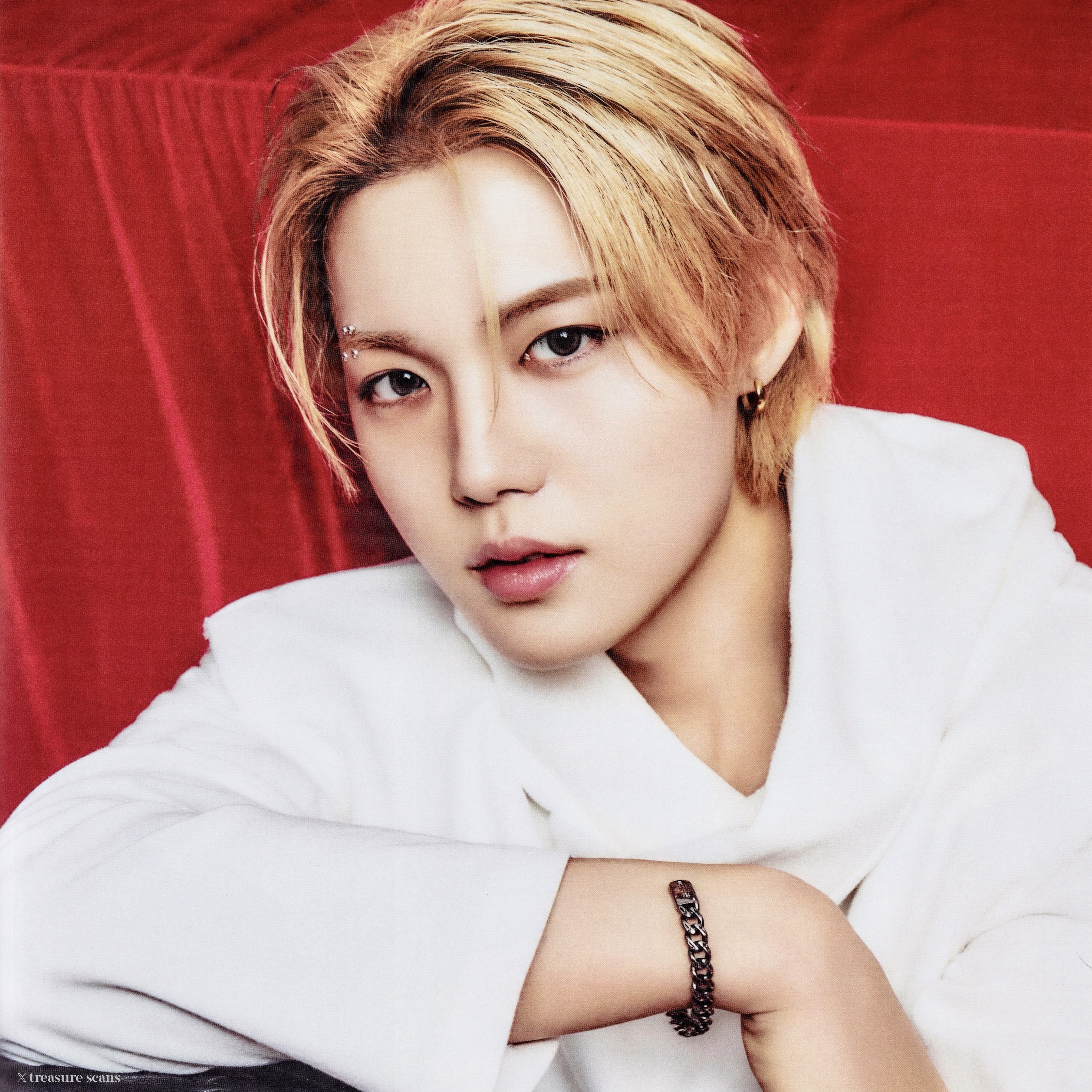 Recent activity shot of Doyoung (TREASURE)