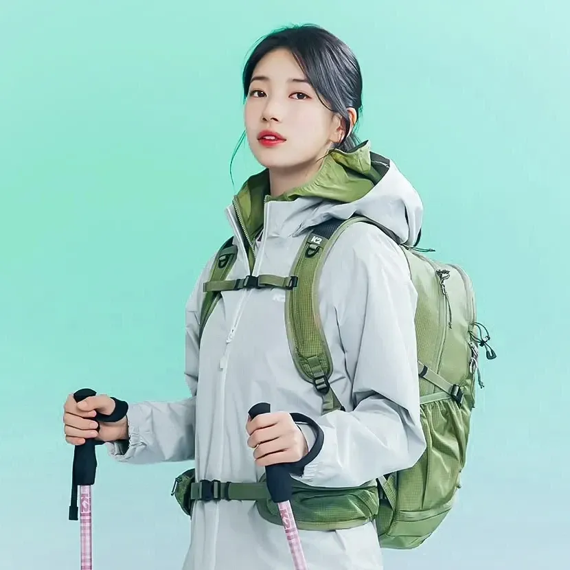A moment captured by Suzy's fan