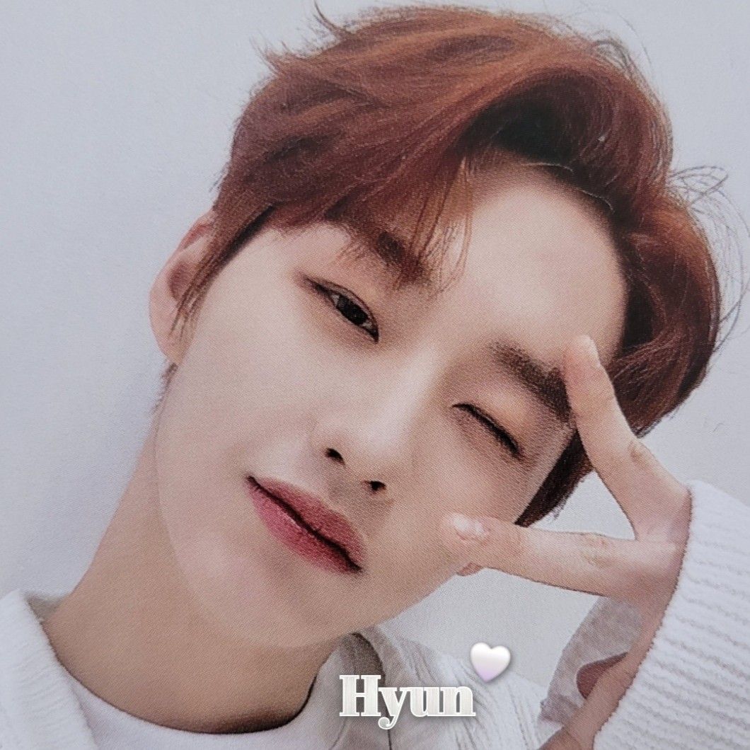 Behind-the-scenes cut of Hyun