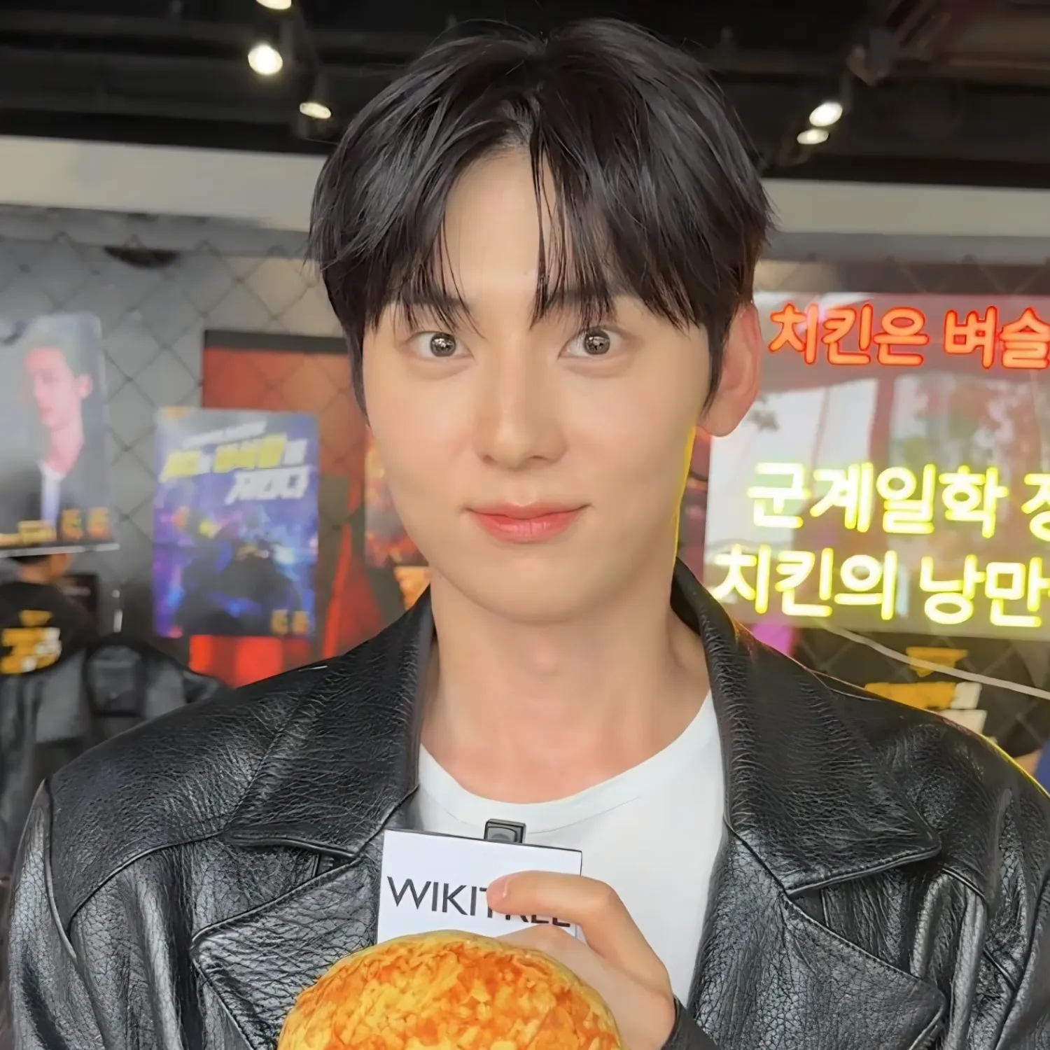 Behind-the-scenes cut of Hwang Minhyun