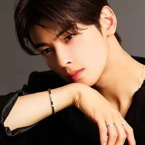 Latest photo of Eunwoo (ASTRO)