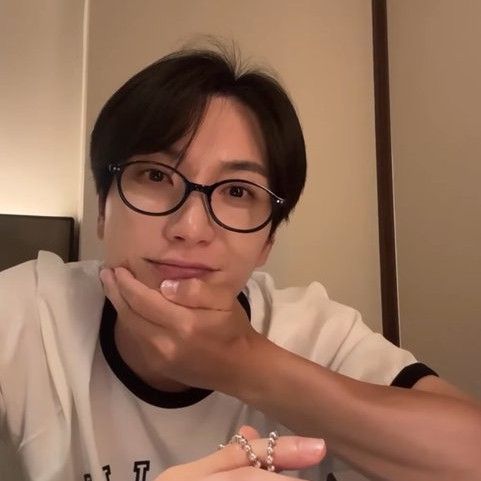 A moment captured by Leeteuk (Super Junior)'s fan