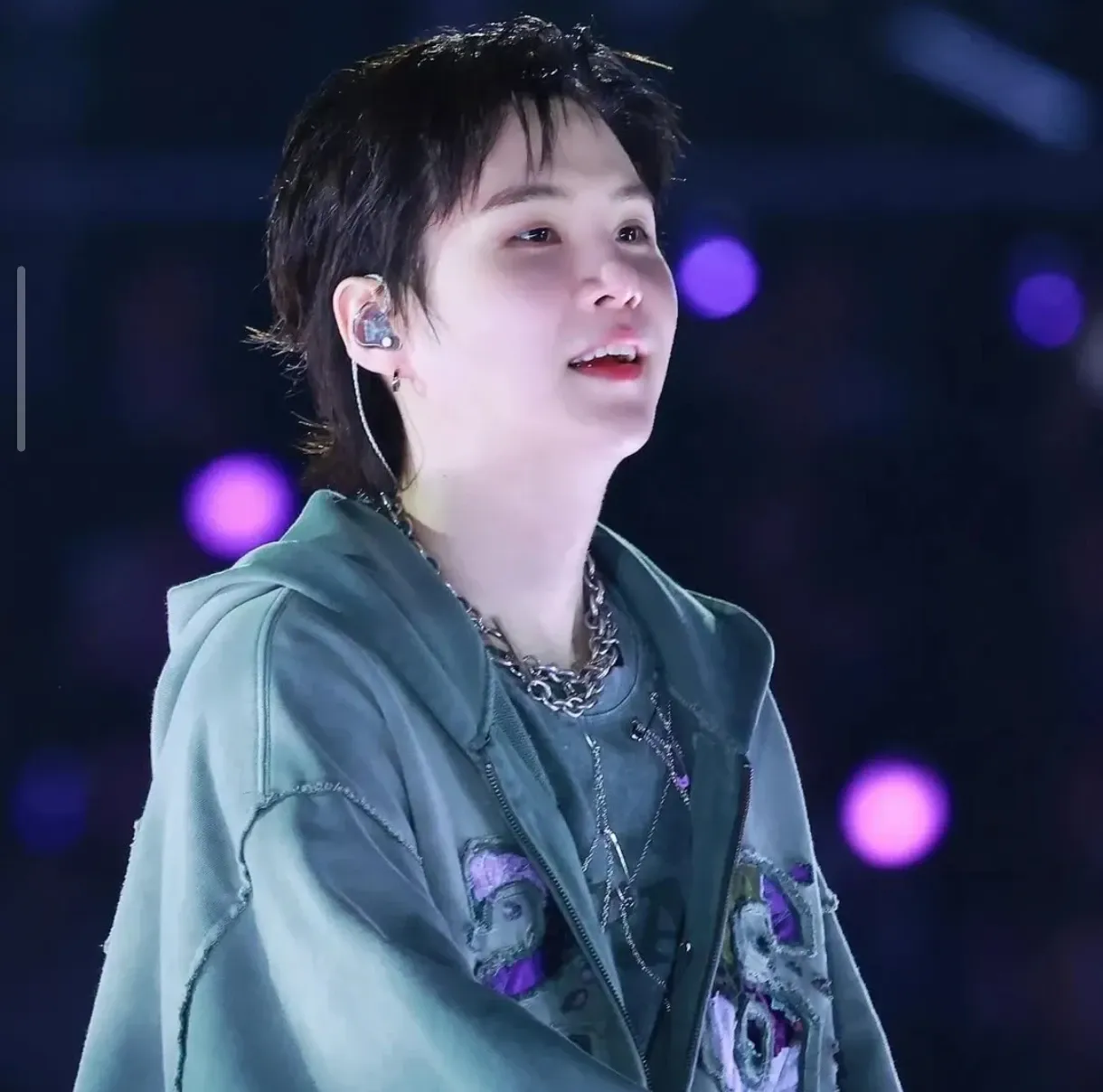 SUGA (防弹少年团)的幕后花絮