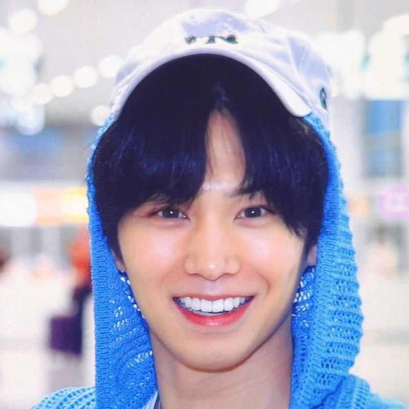 A moment captured by Rocky's fan