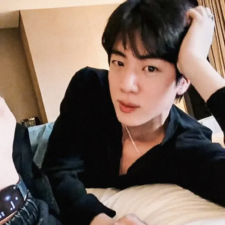 Foto terbaru Jin (BTS)