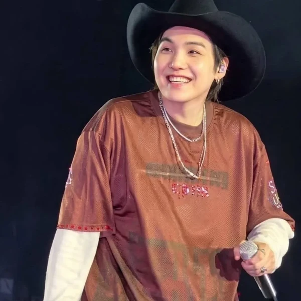 Foto perwakilan SUGA (BTS) yang bersinar hari ini di Choeaedol
