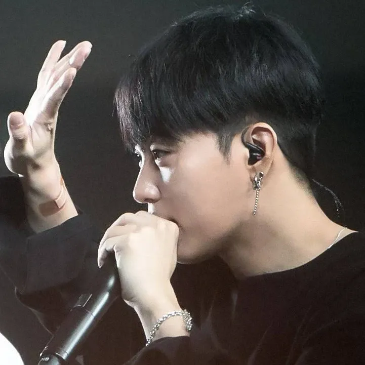 Latest photo of Eun Jiwon (SECHSKIES)