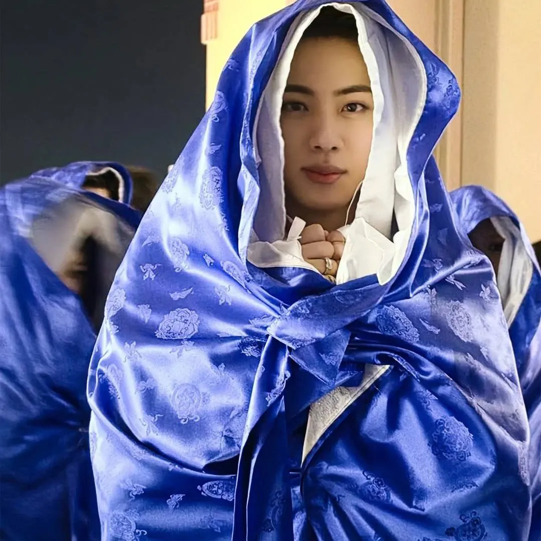 Behind-the-scenes cut of Jin (BTS)