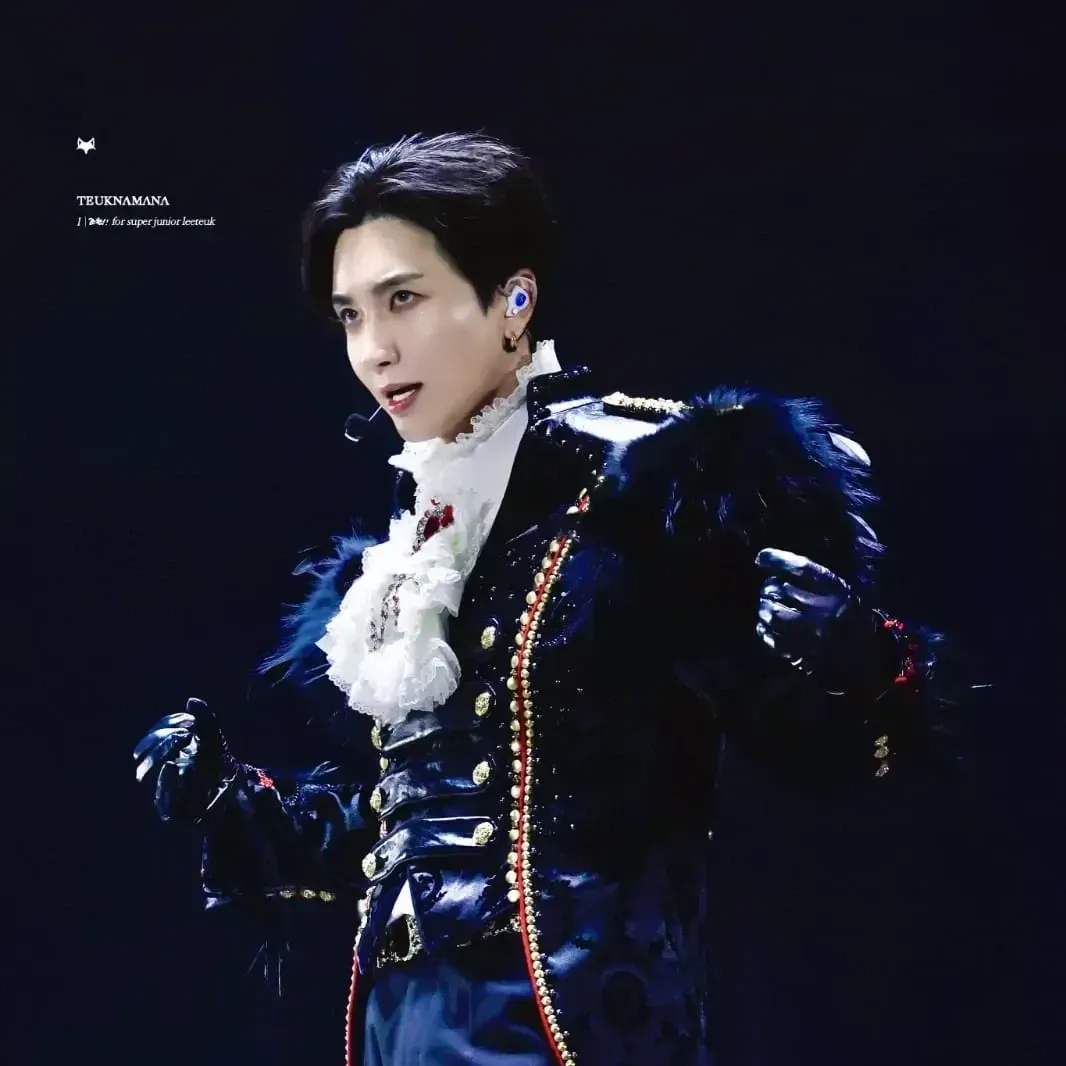 A moment captured by Leeteuk (Super Junior)'s fan