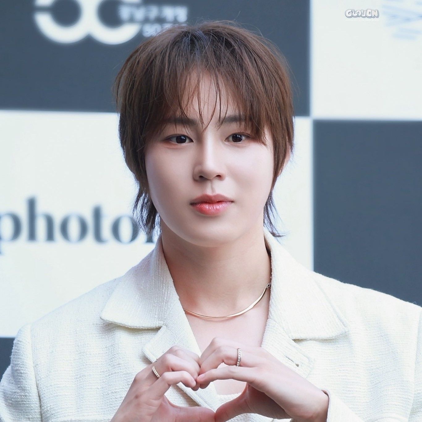 하성운의 비하인드 컷