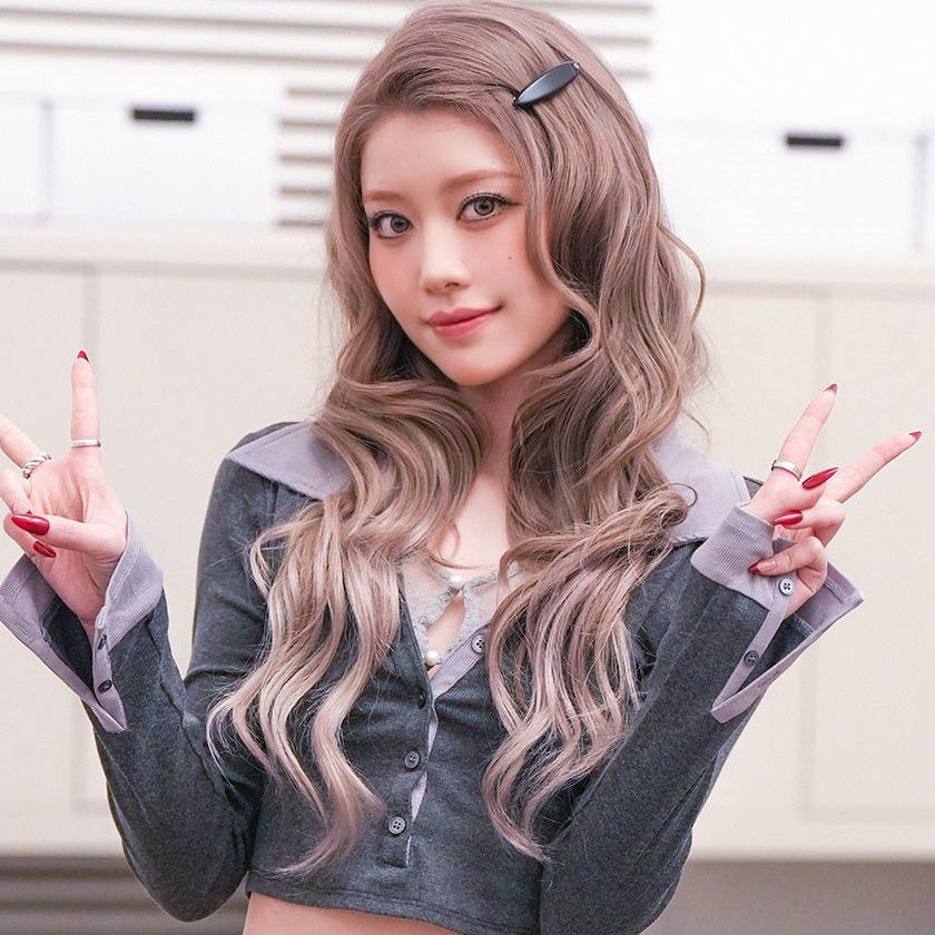 小婷 (Kep1er)的最新照片