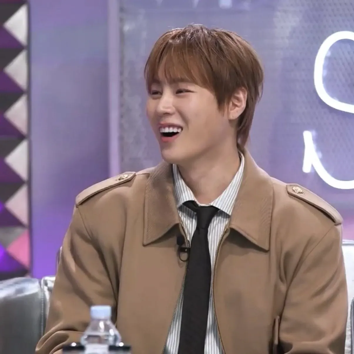 A moment captured by Ha Sungwoon's fan