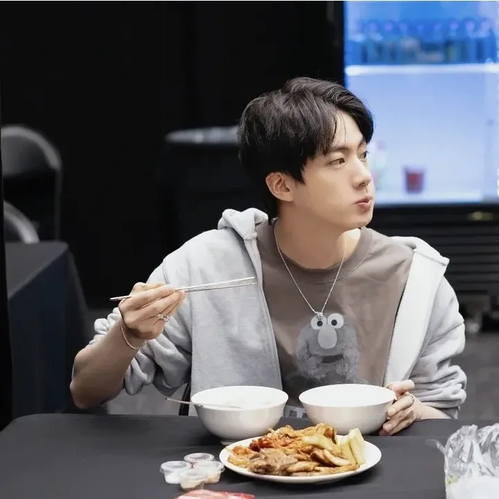 진 (방탄소년단)의 최신 사진