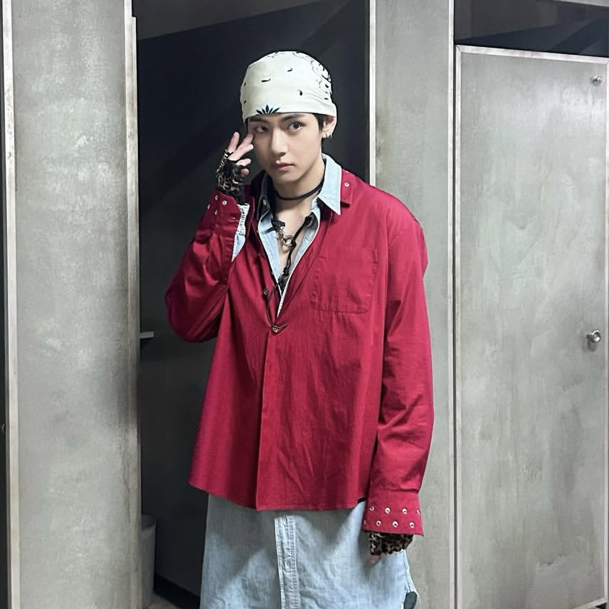 뷔 (방탄소년단)의 최신 사진