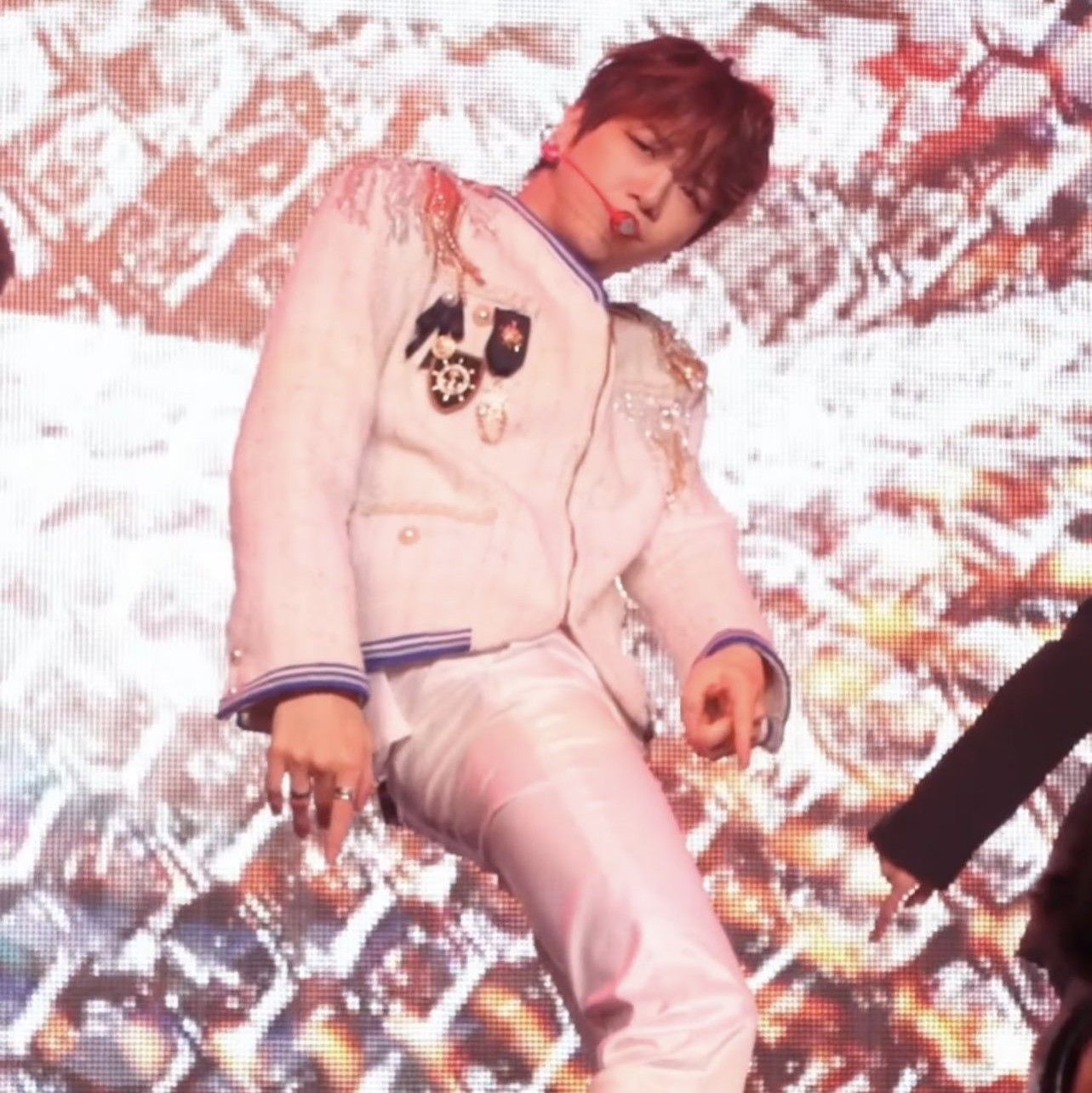 강다니엘의 비하인드 컷