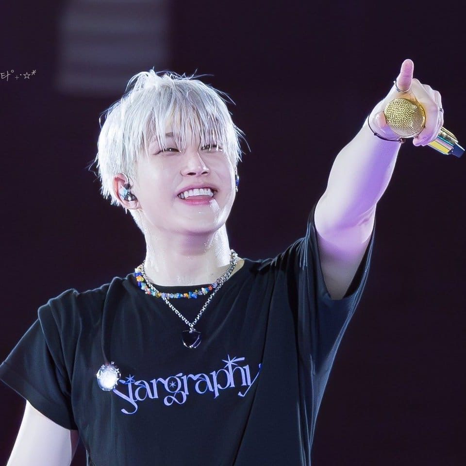 A moment captured by Jinjin (ASTRO)'s fan