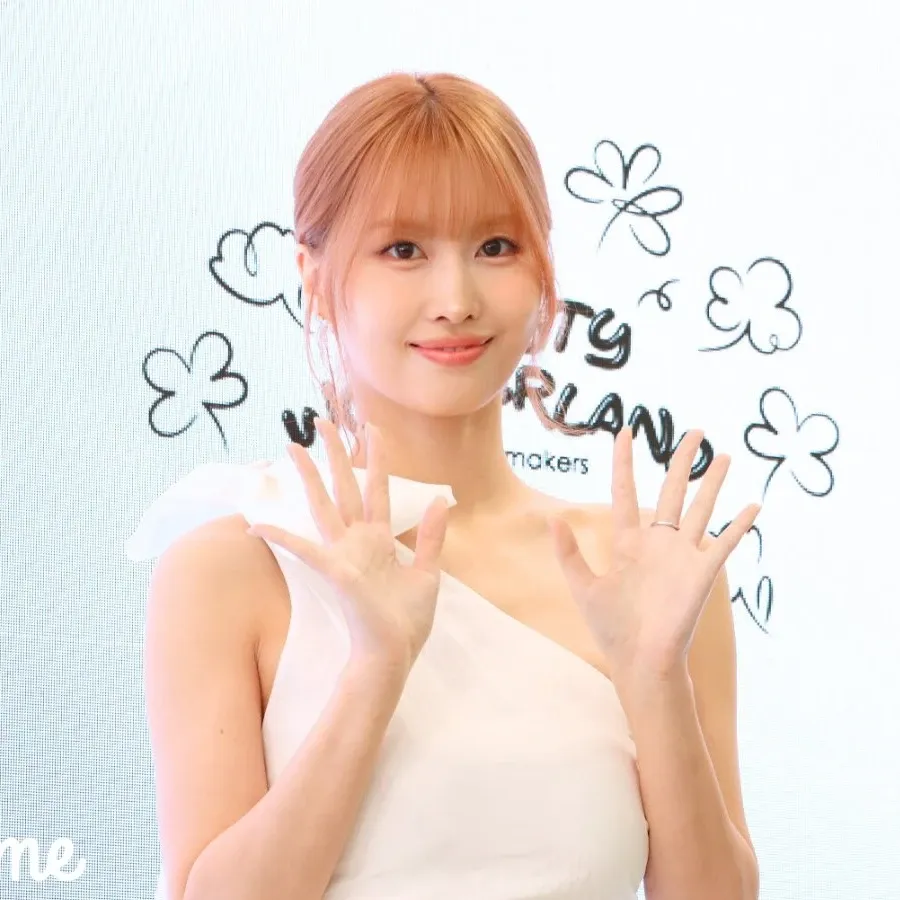Momo (TWICE)的最新照片