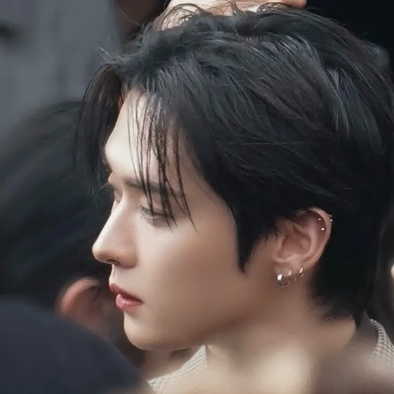 A moment captured by Lee Know (Stray Kids)'s fan