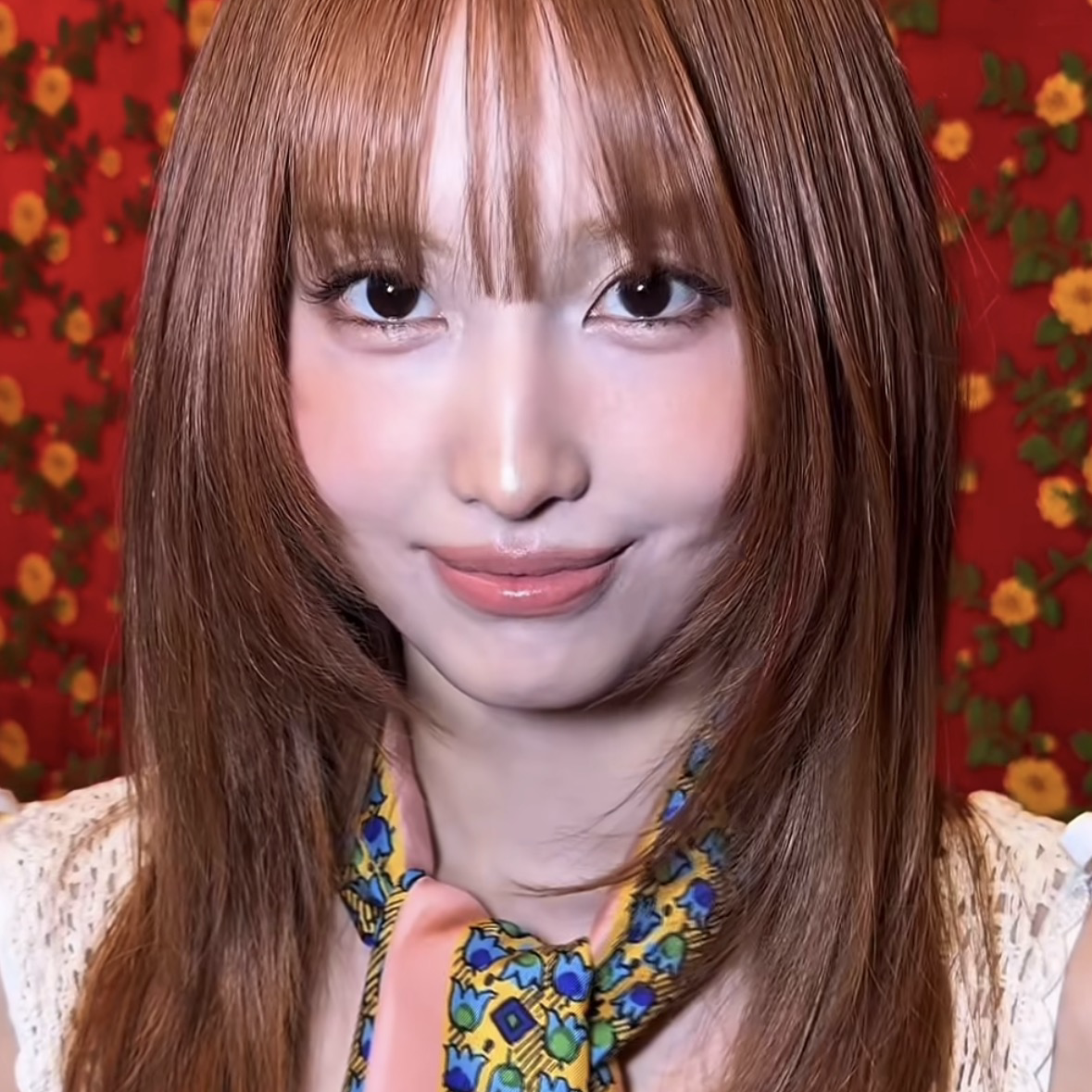 Foto aktivitas terbaru Momo (TWICE)