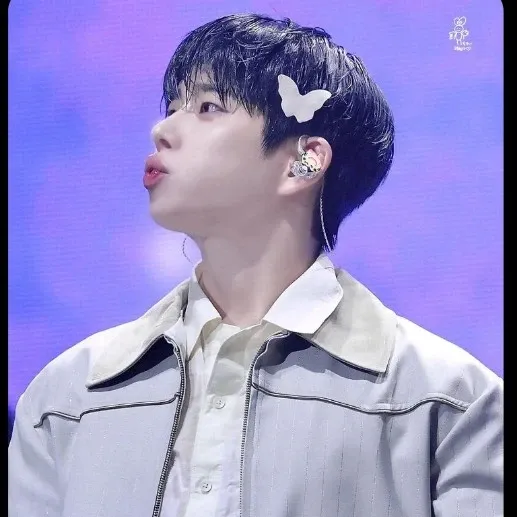 A moment captured by MJ (ASTRO)'s fan