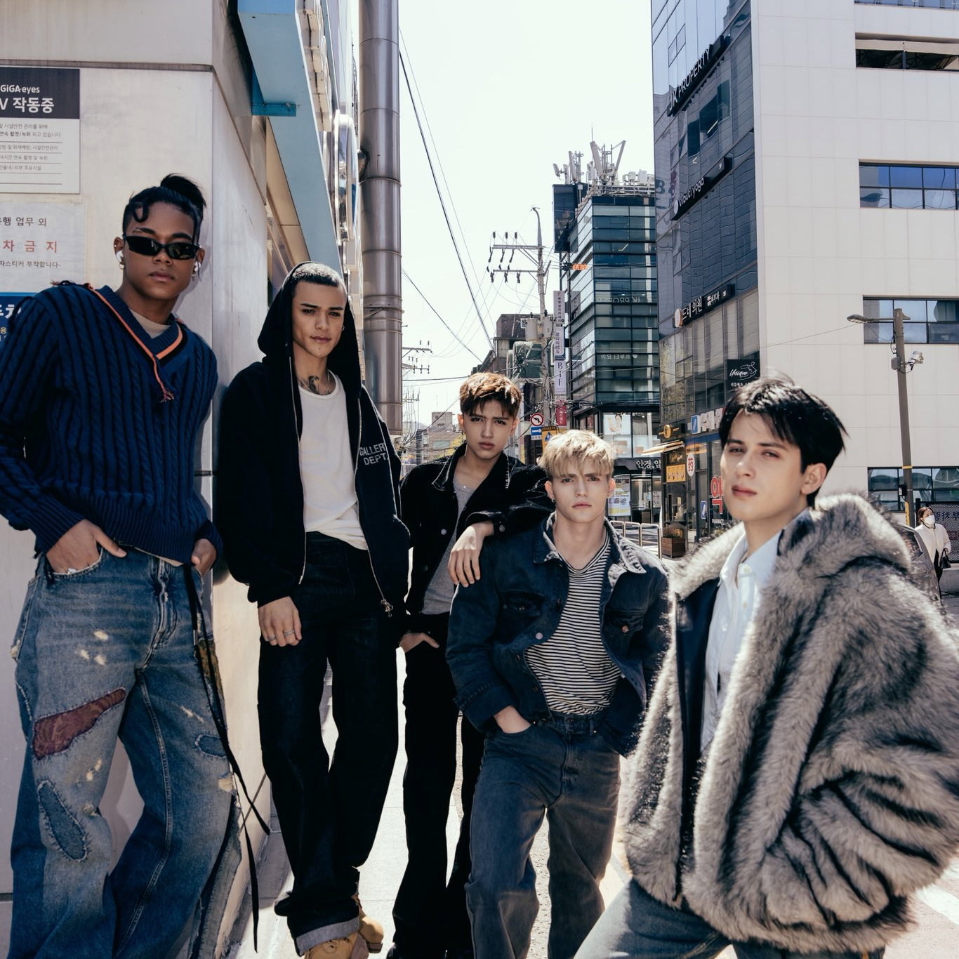 Behind-the-scenes cut of SANTOS BRAVOS