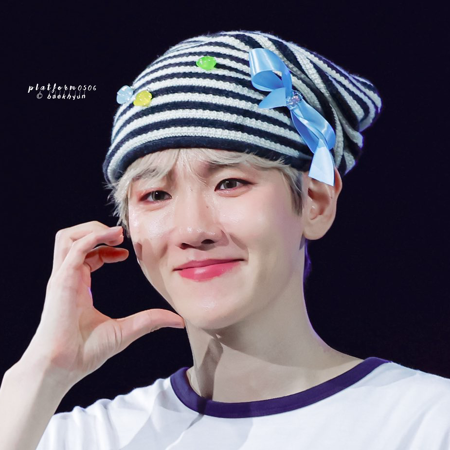 백현 (EXO)의 비하인드 컷