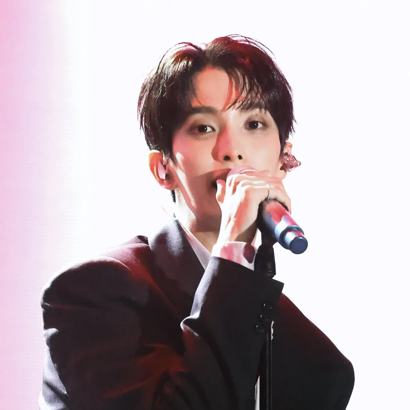 Behind-the-scenes cut of DK (SEVENTEEN)