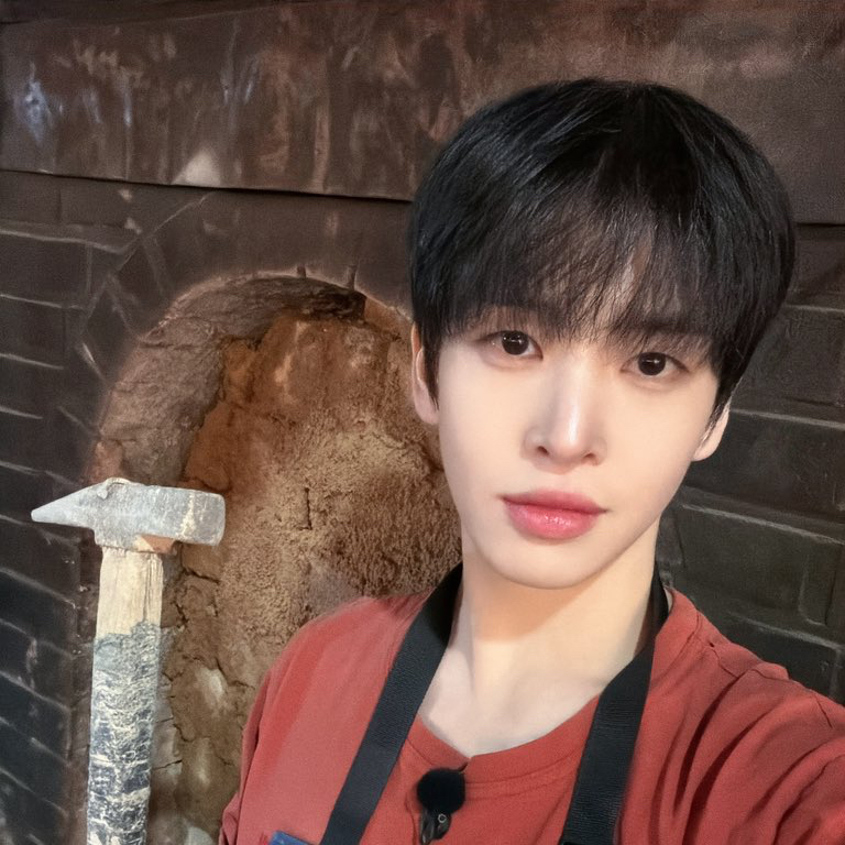 艾伦 (CRAVITY)的最新照片