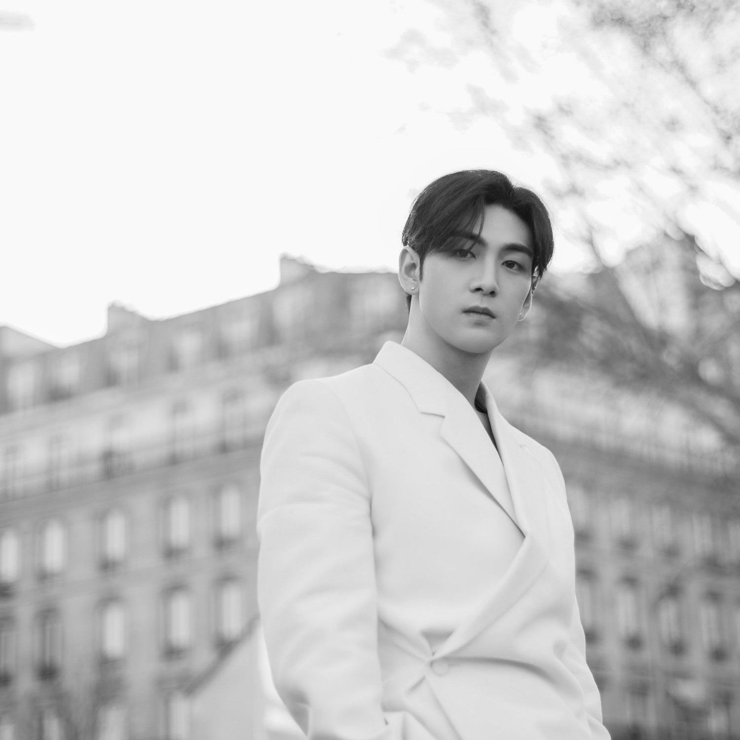 백호의 비하인드 컷