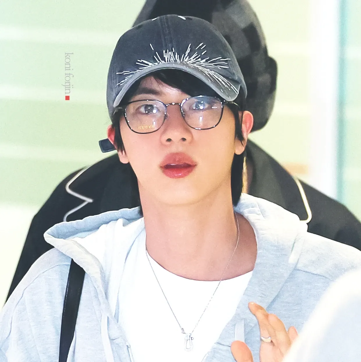 진 (방탄소년단)의 비하인드 컷