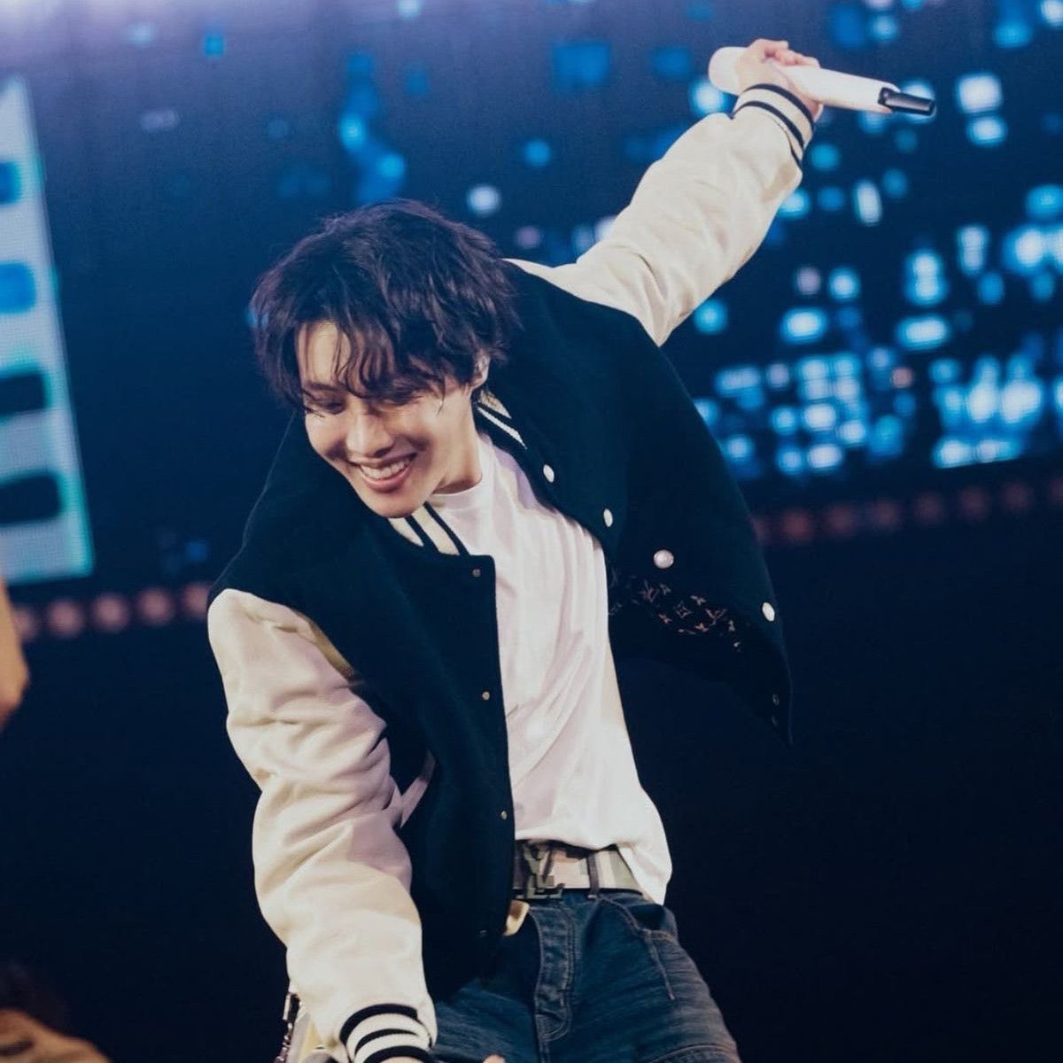 제이홉 (방탄소년단) 최근 활동샷