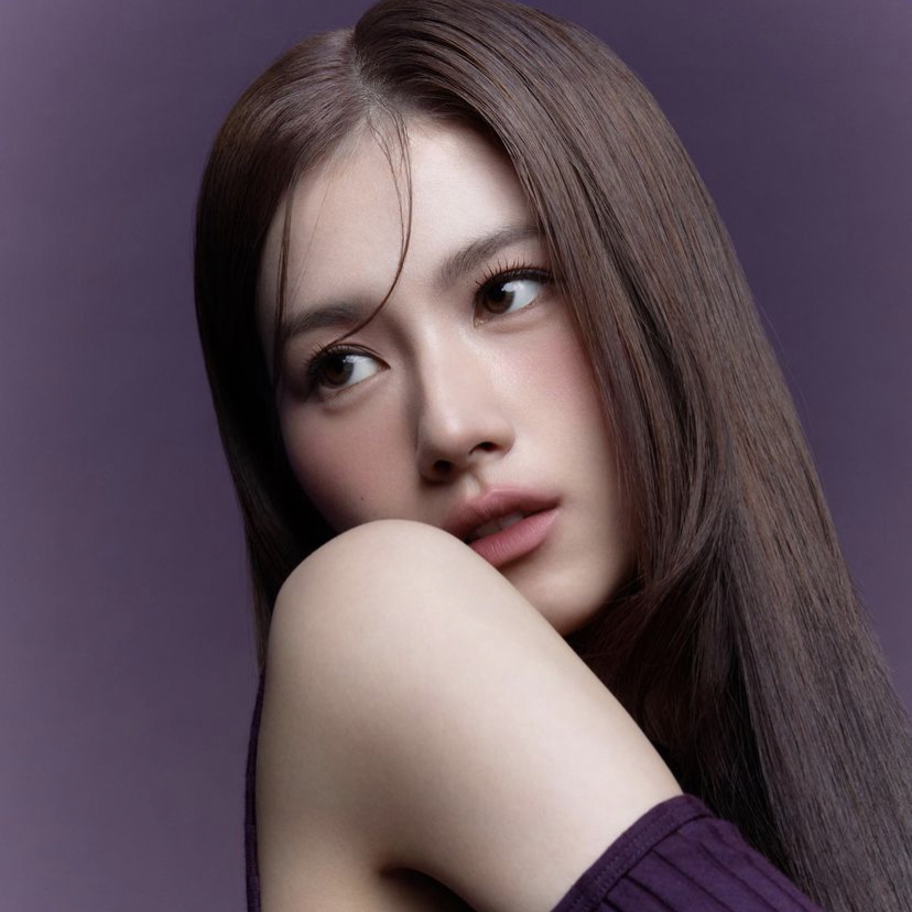 Latest photo of Sana (TWICE)