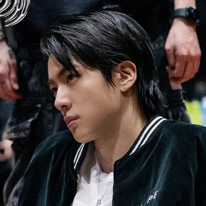 Behind-the-scenes cut of Jin (BTS)